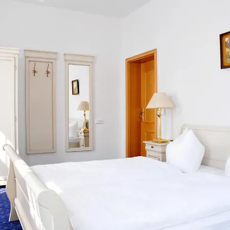Fuerstenhof Garni Szálloda 4*