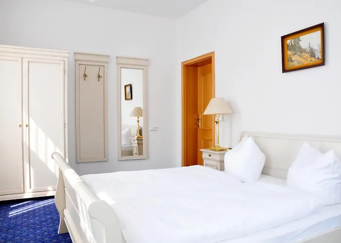 Fuerstenhof Garni Hotel 4*